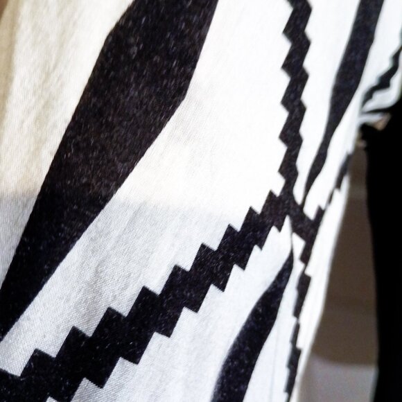 Mimx Black and White Dressy Top  Size 3x - Picture 4 of 5